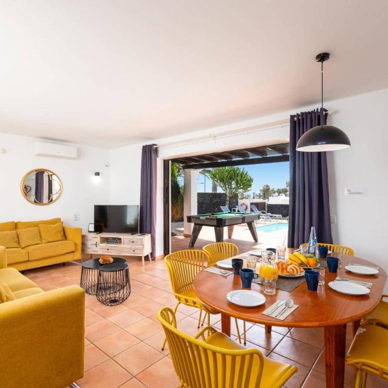 Villa Flamingo by Villa Plus - Villa - 6