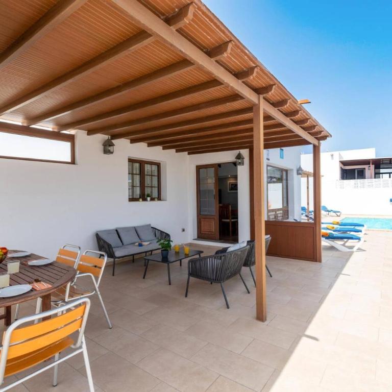 Villa Breezes by Villa Plus - Villa - 3