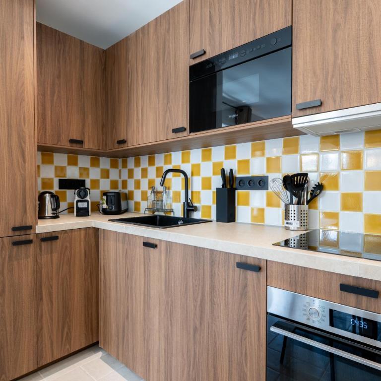 Appartement avec Parking place des lices - Apartamento de 2 dormitorios - 2