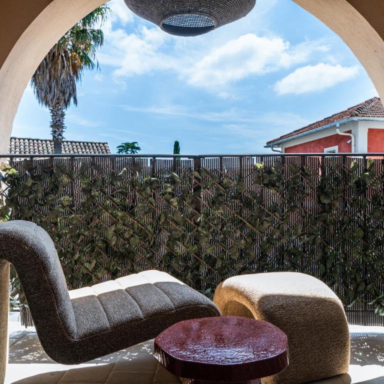 Appartement avec Parking place des lices - Apartamento de 2 dormitorios - 3