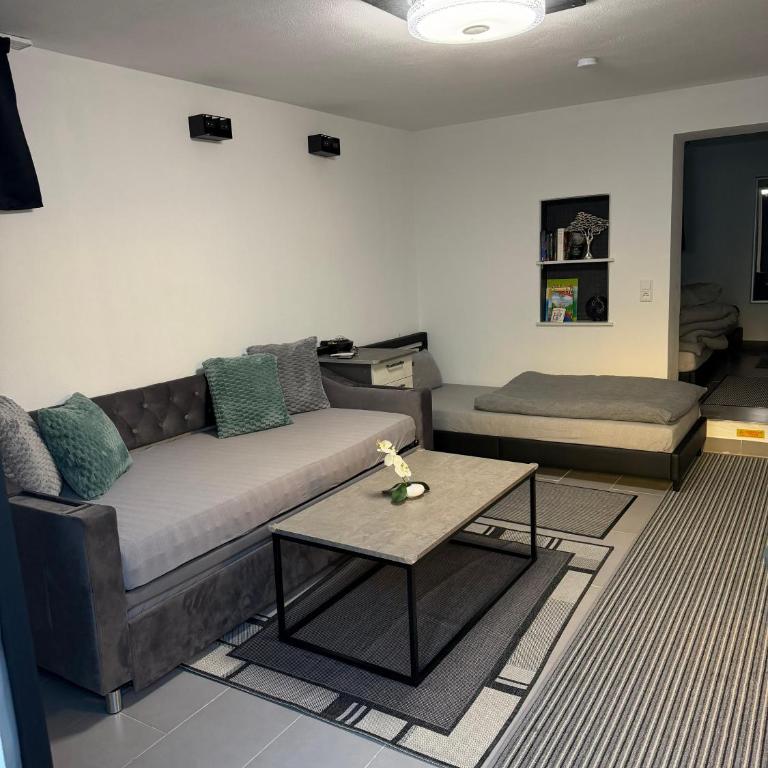 Schöne&Moderne&Zentrale Ferienwohnung Nähe A96 - Apartment mit 2 Schlafzimmern - 1