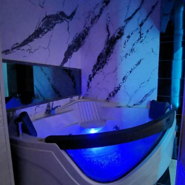 Jacuzzi Apartman - Apartman sa 1 Spavaćom Sobom - 1