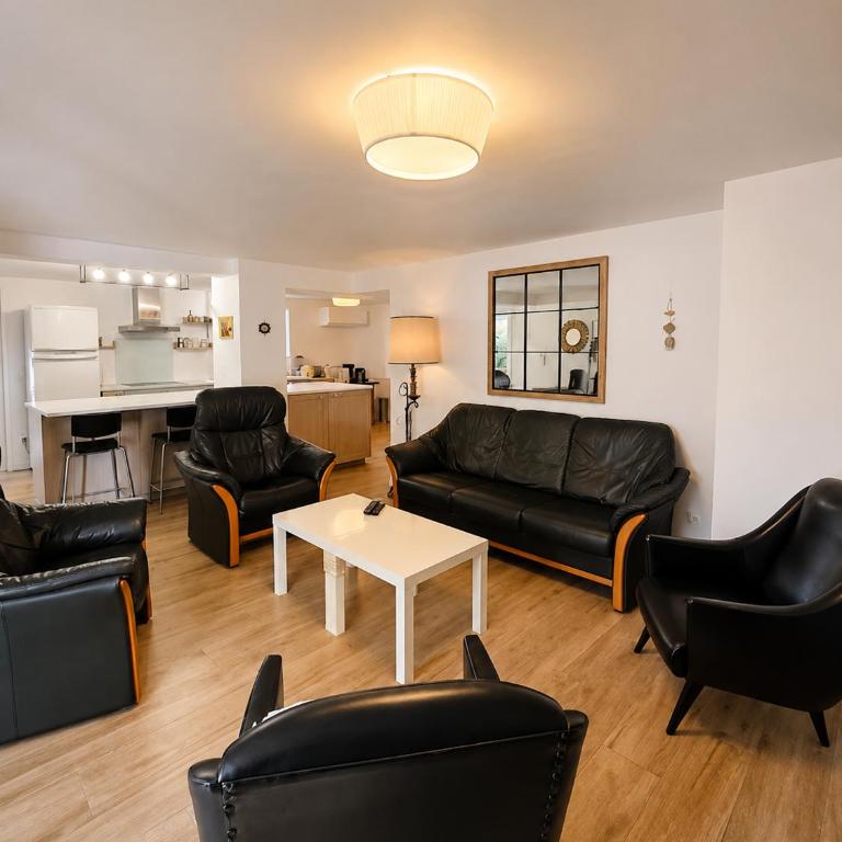 Magnifique villa familiale, 5 chambres, piscine & parking - Villa - 8