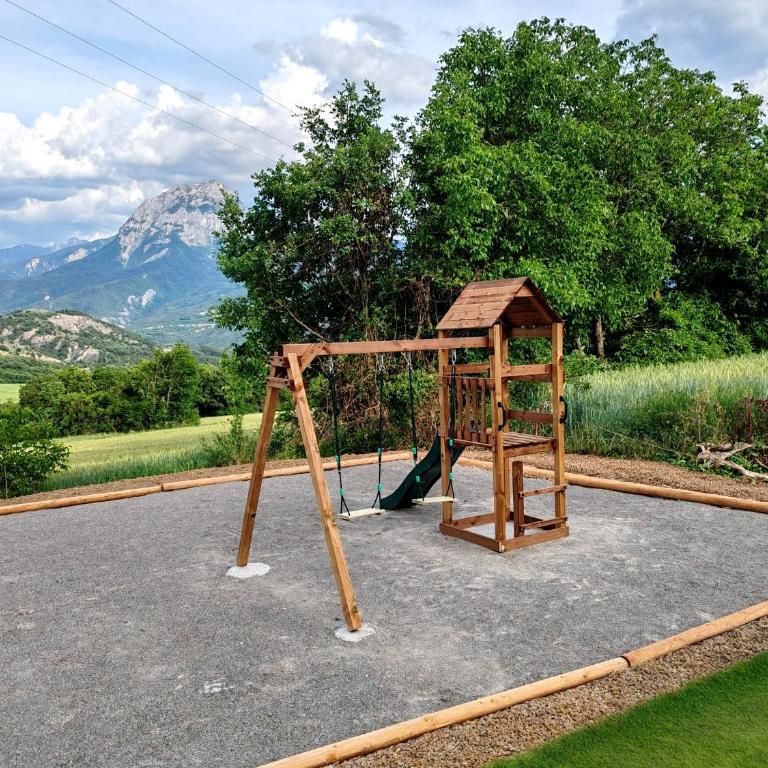 Havre de paix face au lac - Jardin, bain nordique & BBQ - Maison 2 Chambres - 33