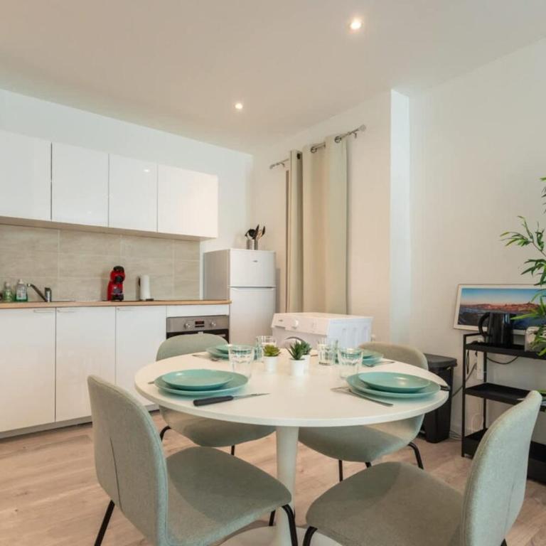 T2 Cosy & moderne à 2 min du Port - Parking inclus - Apartment - 2