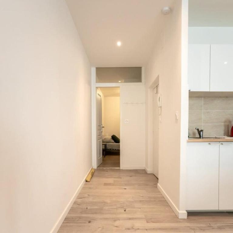 T2 Cosy & moderne à 2 min du Port - Parking inclus - Apartment - 13
