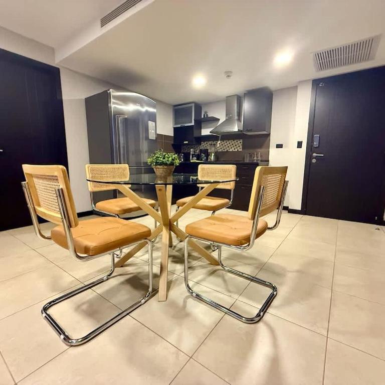 Stylish 2BD Condo with River View - Apartamento - 2