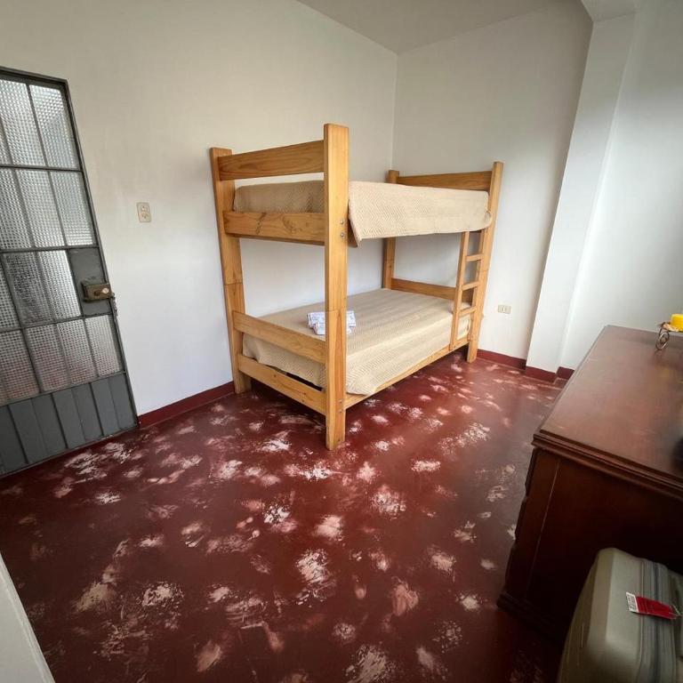 Se Alquila segundo Piso a una cuadra de la Plaza de Armas de San Ramon en La Merced - Apartamento de 2 dormitorios - 12