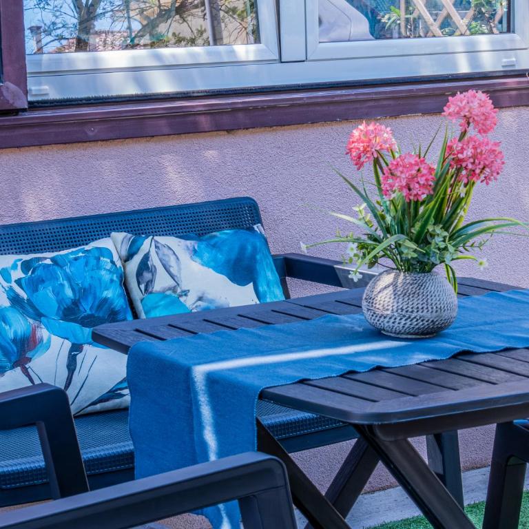 Blu Mare Loft - 1 min dal mare - Parcheggio privato -Wifi - Appartamento con 1 Camera da Letto - 4