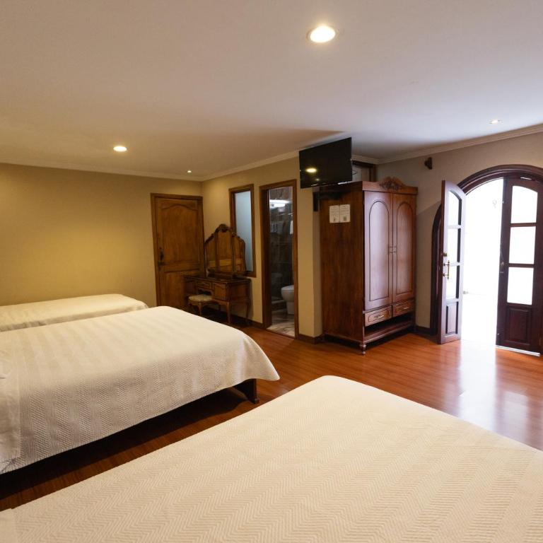 Hotel & Suites El Quijote - Family Room - 4