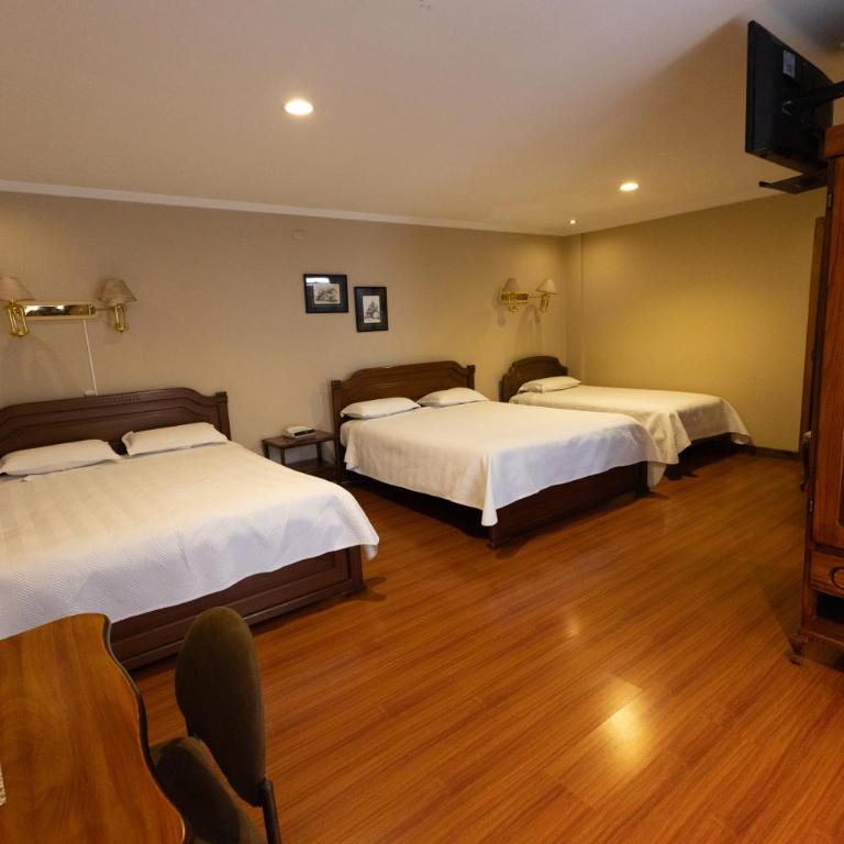 Hotel & Suites El Quijote - Family Room - 3