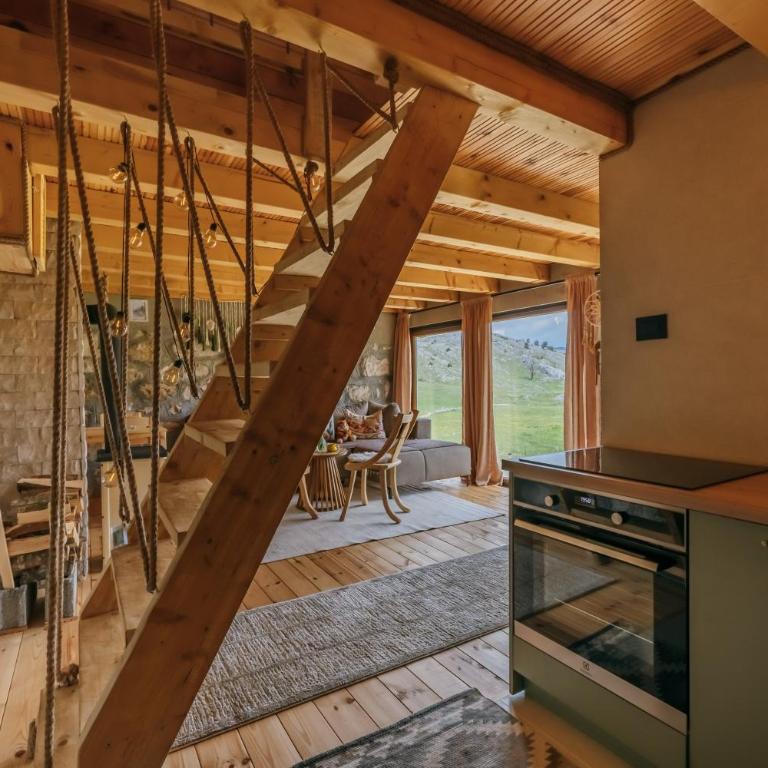 Lakeside Tranquility - Two-Bedroom House - 2