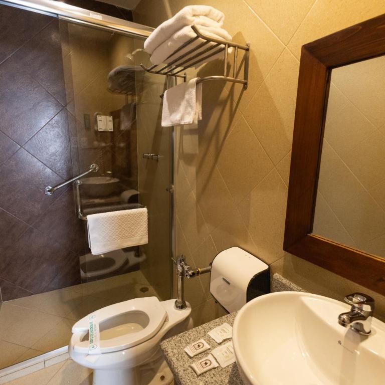 Hotel & Suites El Quijote - Standard Double Room - 6