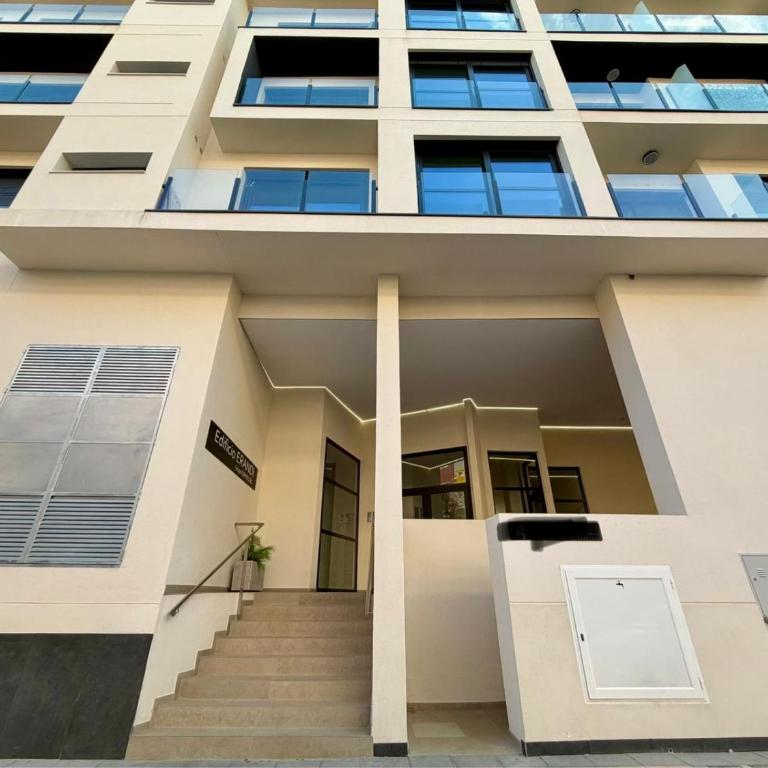 Alicante Penthouse with Rooftop, Pool & Parking - Apartamento de 2 dormitorios - 18