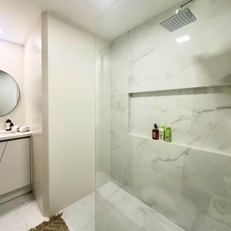 New Kennedy Norte Suite at Millenium Towers - Apartment - 24