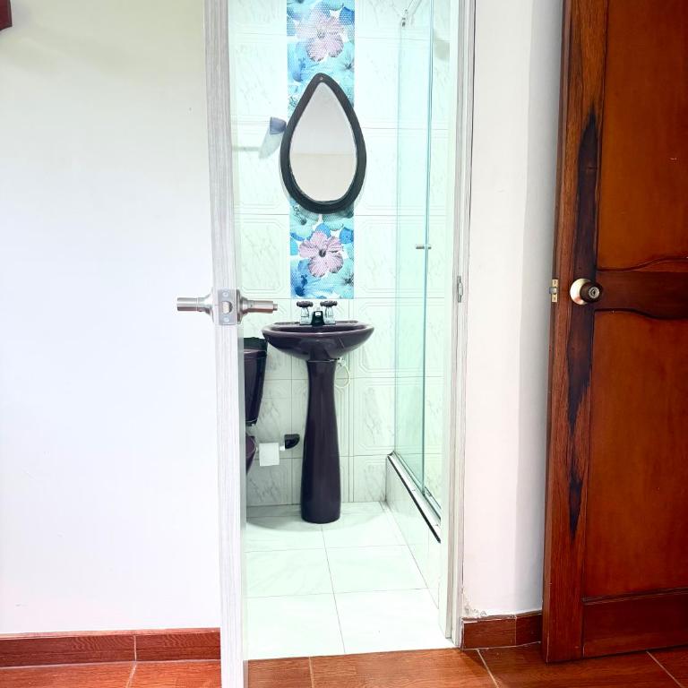 HOTEL BABILONIA - Double Room with Private Bathroom - 3