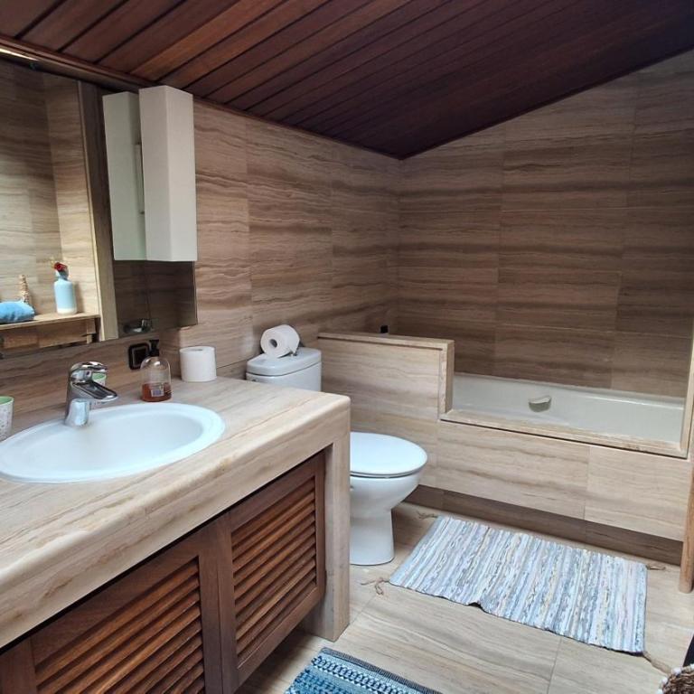 Solo Atico Guest Suites - Habitación Doble Deluxe con balcón y vistas al mar - 23
