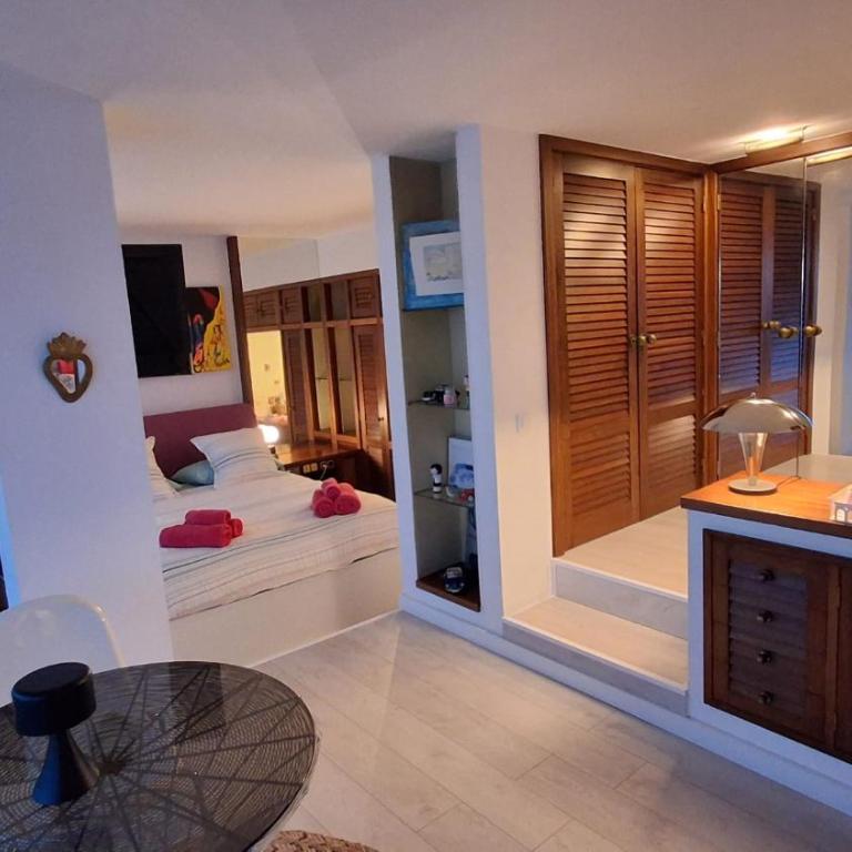 Solo Atico Guest Suites - Habitación Doble Deluxe con balcón y vistas al mar - 24