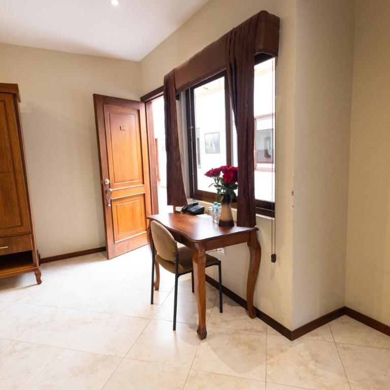 Hotel & Suites El Quijote - Suite - 4