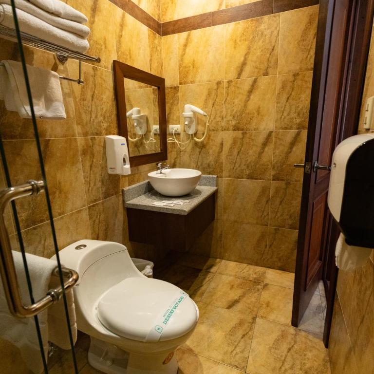 Hotel & Suites El Quijote - Suite - 8