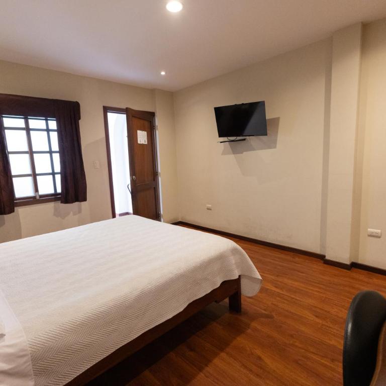 Hotel & Suites El Quijote - Superior Double Room - 1