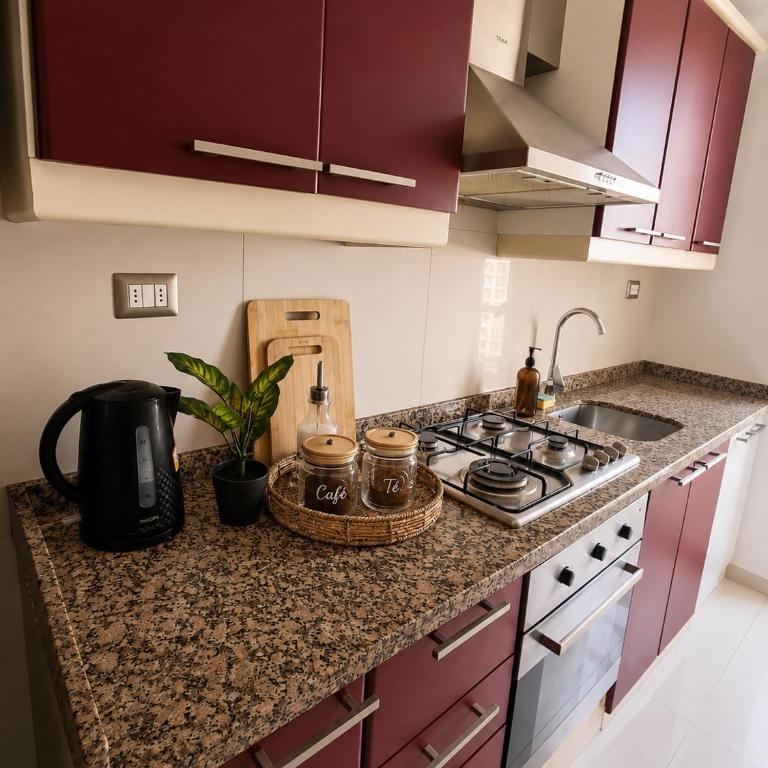 departamento cómodo, central con estacionamiento - Apartamento de 3 dormitorios - 5