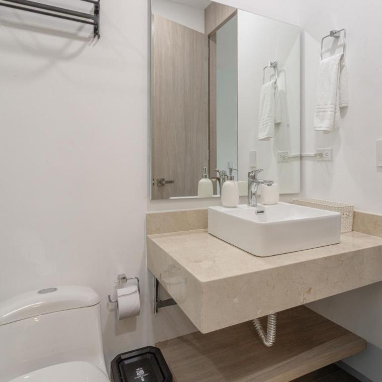 Moderno Apto de Lujo con Balcon Cerca del Mar - One-Bedroom Apartment - 20