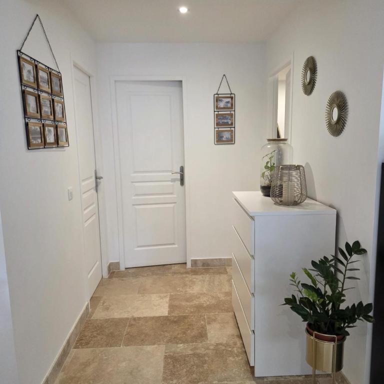 Superbe appartement, 2 chambres, 7 couchages, avec terrasse, proche centre ville et plages - Apartment mit 2 Schlafzimmern - 8