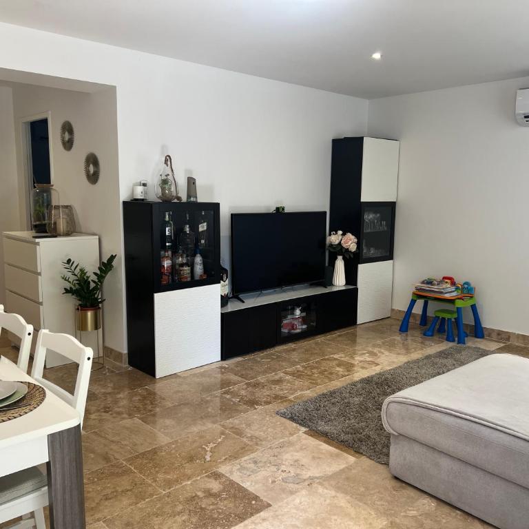 Superbe appartement, 2 chambres, 7 couchages, avec terrasse, proche centre ville et plages - Apartment mit 2 Schlafzimmern - 16