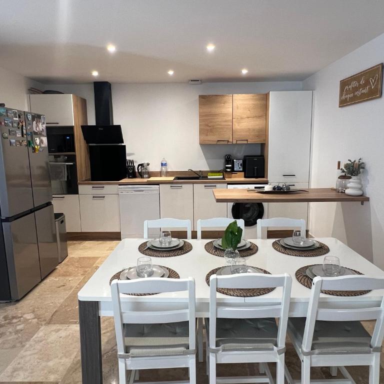 Superbe appartement, 2 chambres, 7 couchages, avec terrasse, proche centre ville et plages - Apartment mit 2 Schlafzimmern - 12