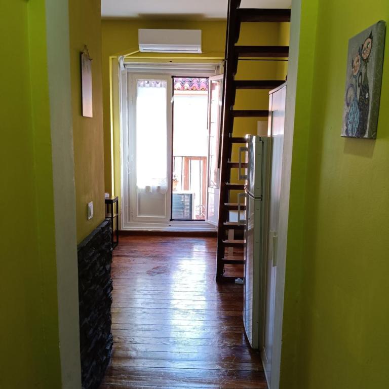 Live, Work & Study in Sol - One-Bedroom Apartment - 2