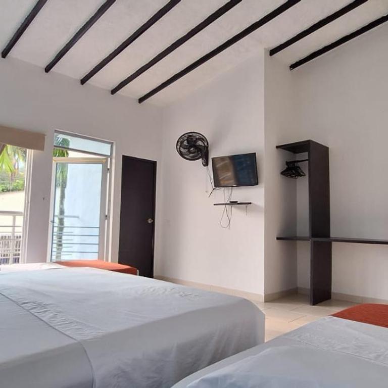 Casa Campestre VillaReal - Family Room - 4