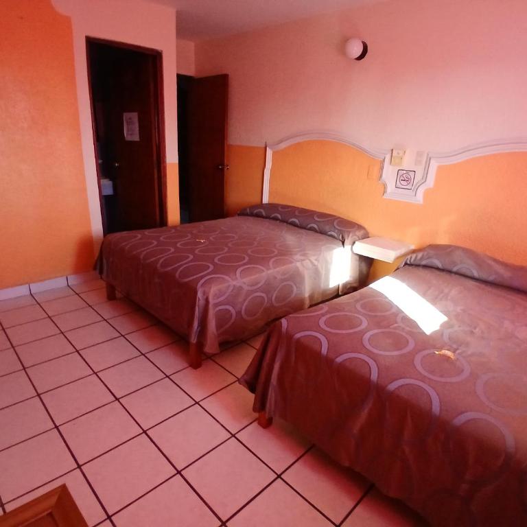 Hotel Santa María - Habitación Doble Estándar con 2 camas grandes - 1