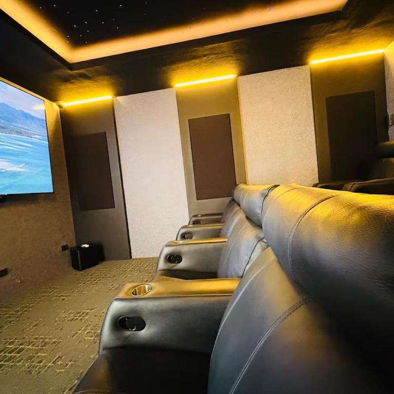 Lujo y confort en Urubó sala de cine, piscina y sauna - One-Bedroom Apartment - 18