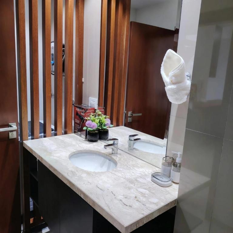 Lujo y confort en Urubó sala de cine, piscina y sauna - One-Bedroom Apartment - 28