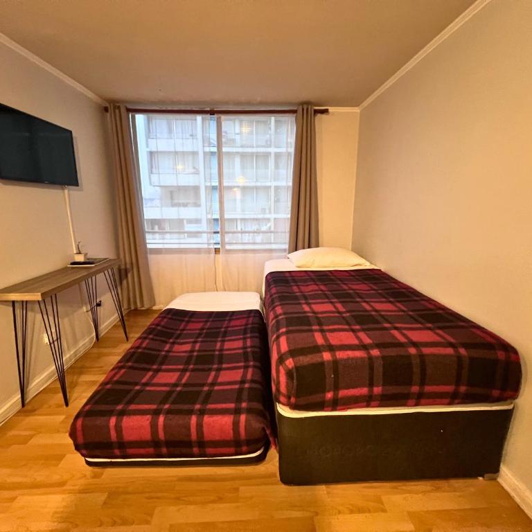 Apartments Zenteno - Family Room with Bath - 10