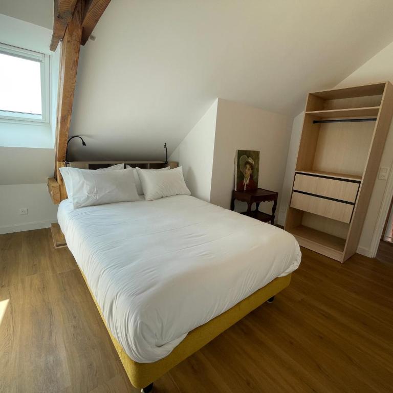 Appartements boutique dans un hôtel particulier rénové Centre & gare Parking privé Villa Vermillon Galerie - Apartamento Dúplex - 11