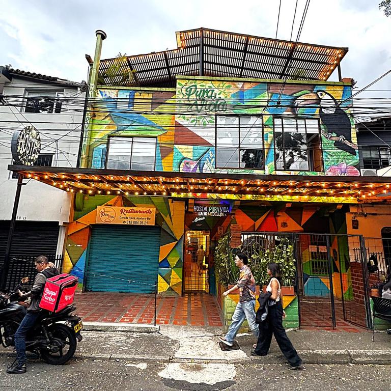 Hostal Pura Vida la 70 - Habitación Doble con baño privado - 11
