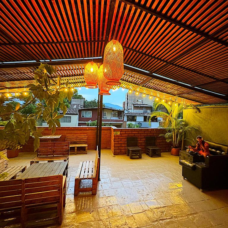 Hostal Pura Vida la 70 - Habitación Doble con baño privado - 7
