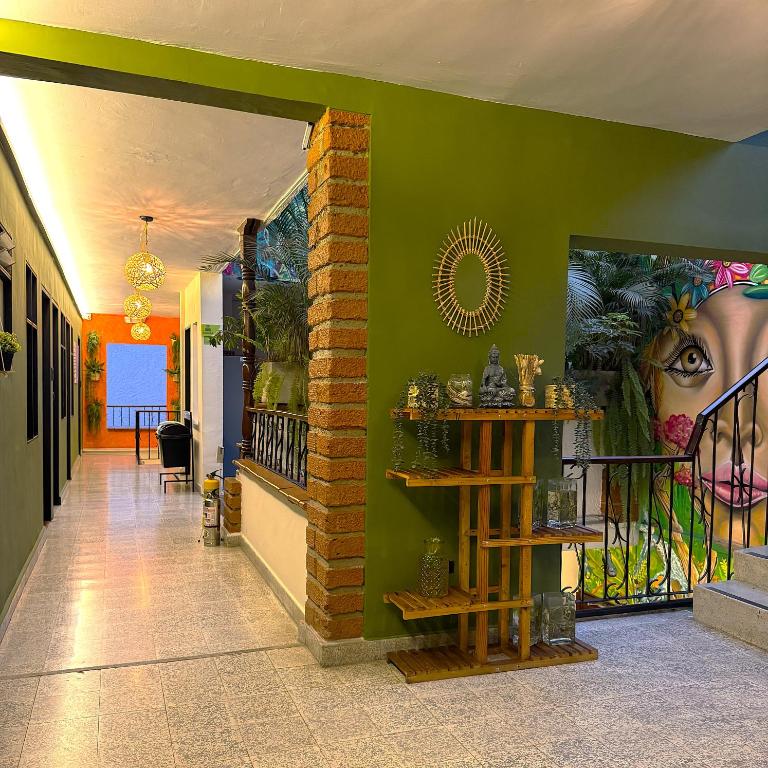Hostal Pura Vida la 70 - Habitación Doble con baño privado - 16