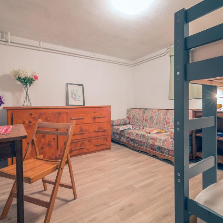 MontBlanc Alpine Ski & Sauna Retreat - Happy Rentals - Chalet - 23