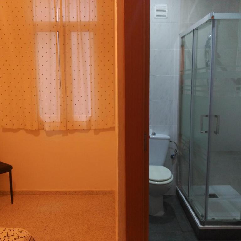 Hostal River - Economy Double Room with Private Bathroom - 7