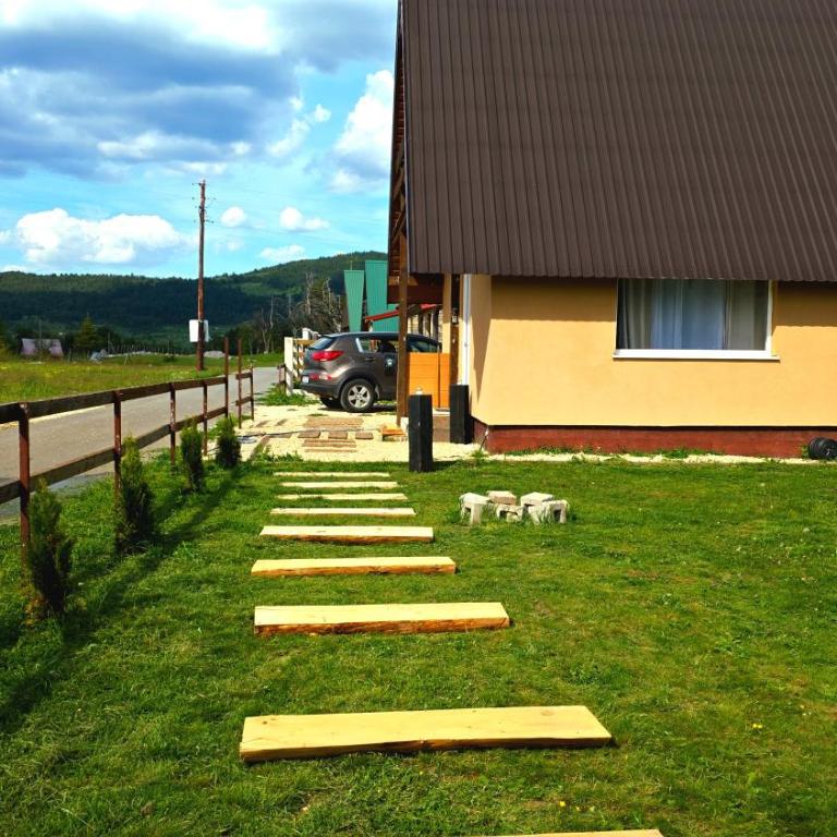 Stay Wild - One-Bedroom Chalet - 7
