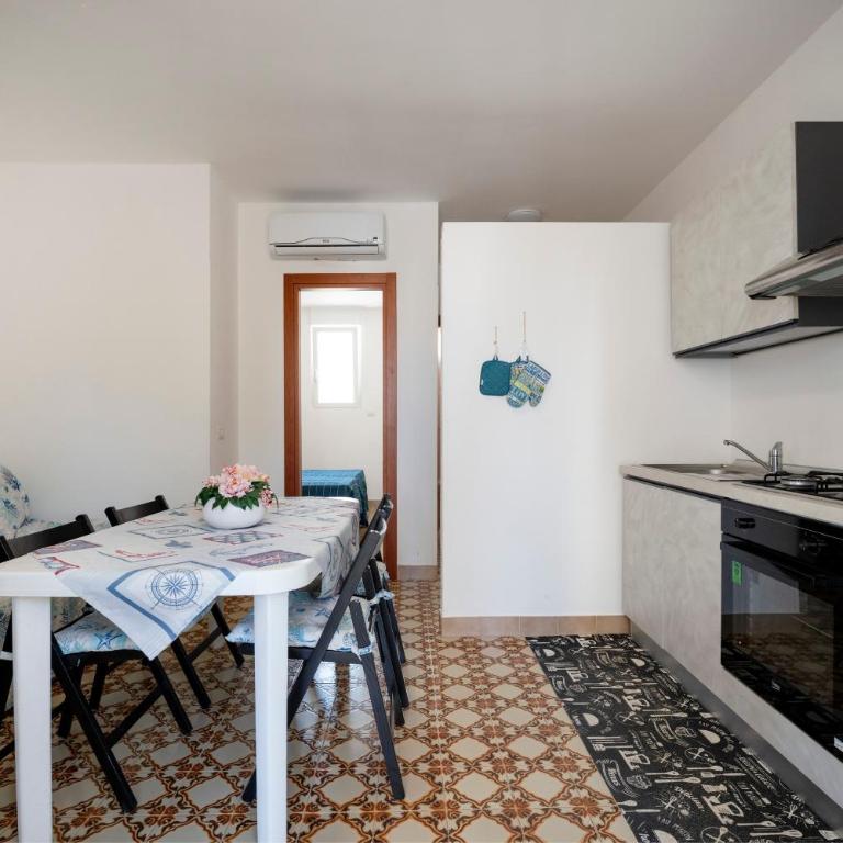 Calce Bianca Apulia - Appartamento Deluxe con 2 Camere da Letto e Vista Giardino - 4