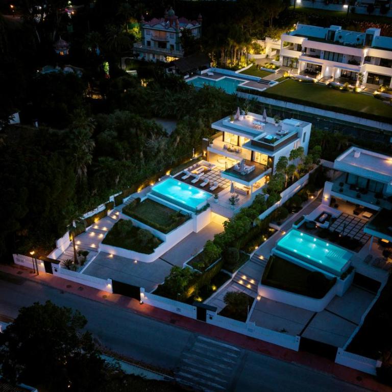 VACATION MARBELLA I Villa Almost Heaven, Private Heated Pool, Prime Location Golf Valley, Minutes to Puerto Banus, Hot Tub, GYM, World-Class Dining - Villa Supérieure - 8
