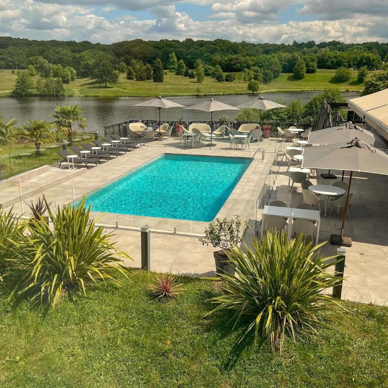 Novotel Limoges Le Lac - Chambre Double Exécutive - Vue sur Piscine - 11