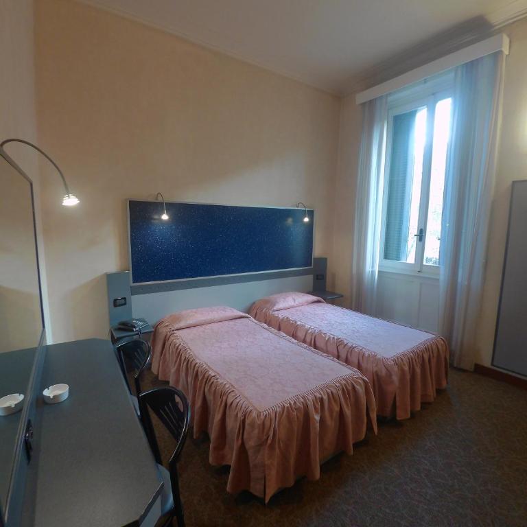 Hotel Ada - Camera Doppia con Letti Singoli - 4