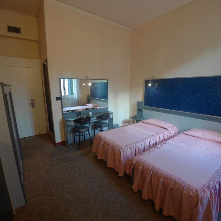 Hotel Ada - Camera Doppia con Letti Singoli - 2
