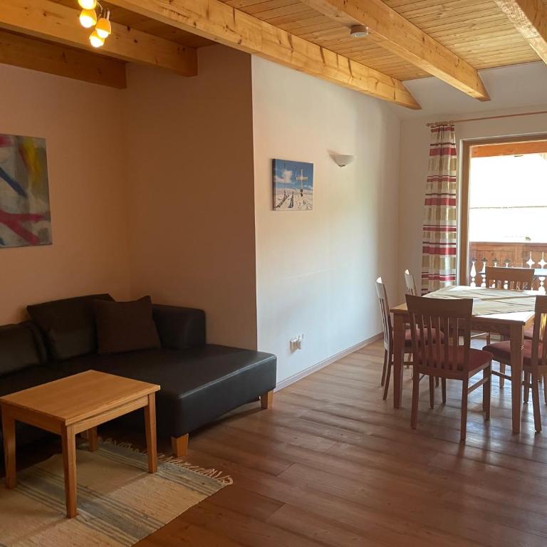 Landhaus Löscher - Familienapartment mit 2 Schlafzimmern und Aussicht - 3
