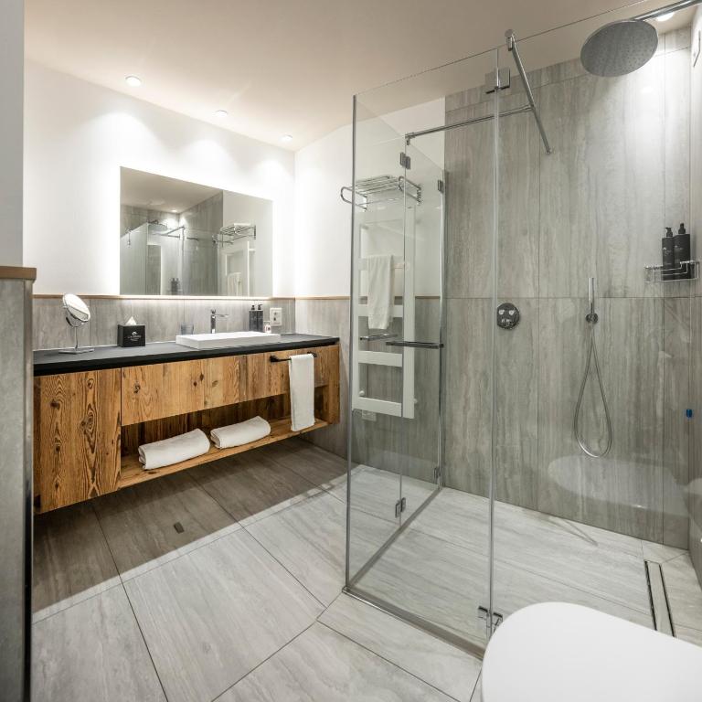 Ciampedie Luxury Alpine Spa Hotel - Camera Deluxe Matrimoniale/Doppia con Letti Singoli - 3